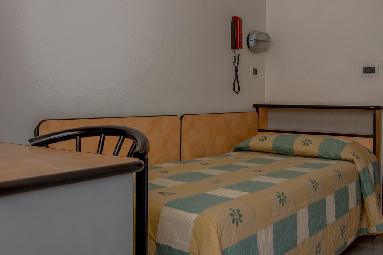 Hotel Ulisse كاربينا المظهر الخارجي الصورة